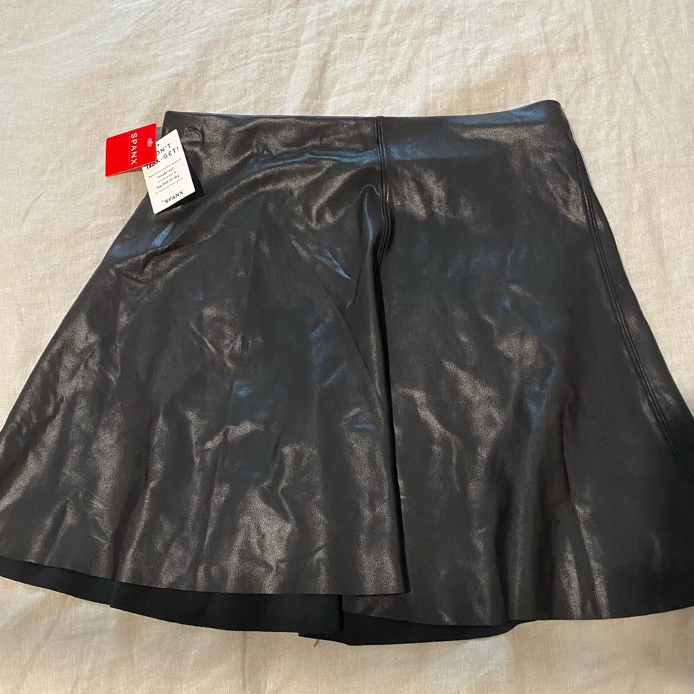 SPANX NWT black faux leather skirt